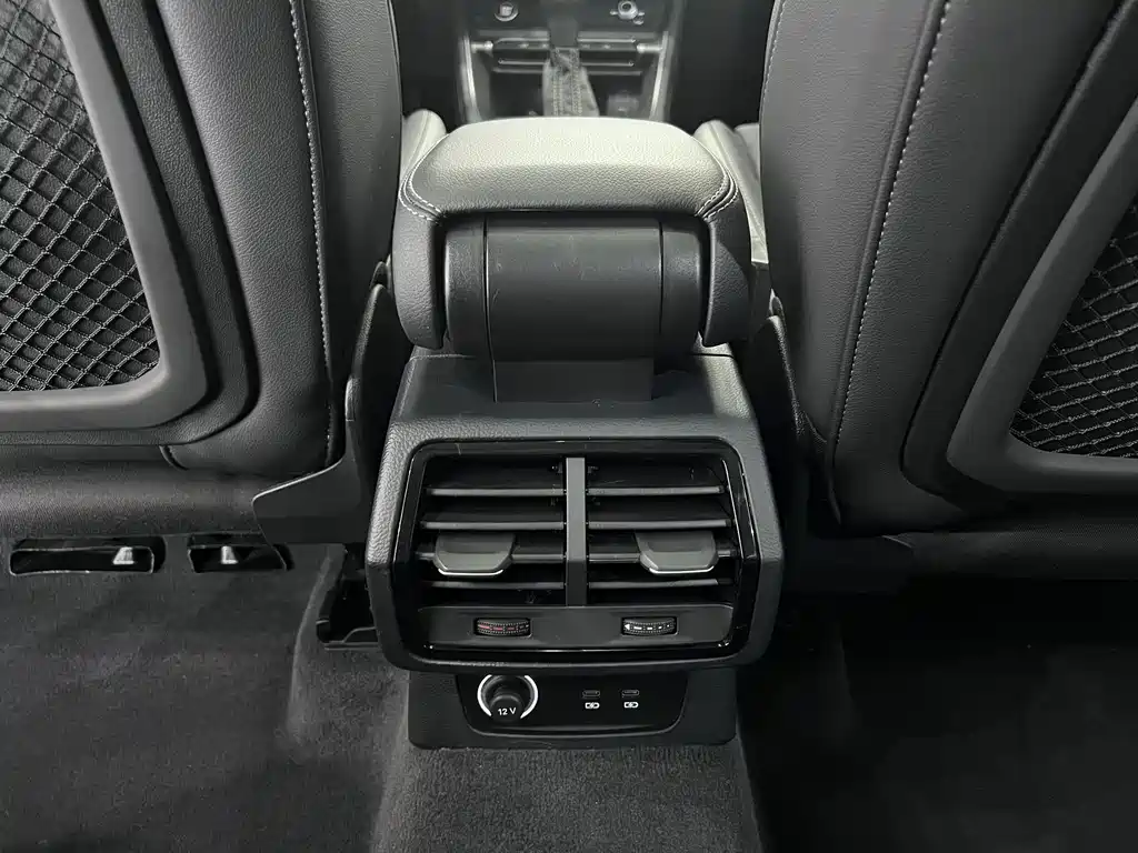 Audi Q3 2022 — фото 14
