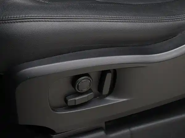 Land Rover Defender 2022