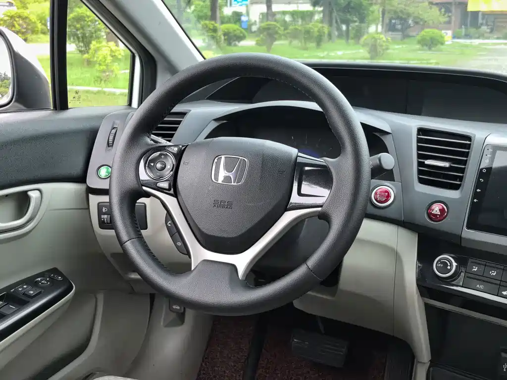 Honda Civic 2016 — фото 16