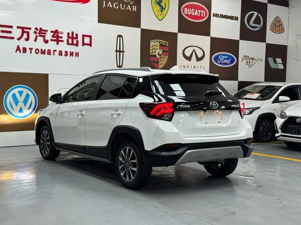 Toyota Yaris L 2023