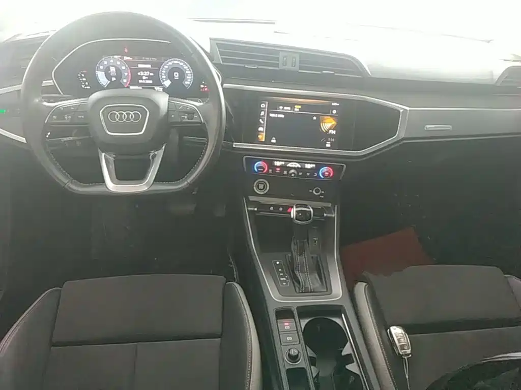 Audi Q3 2021 — фото 10