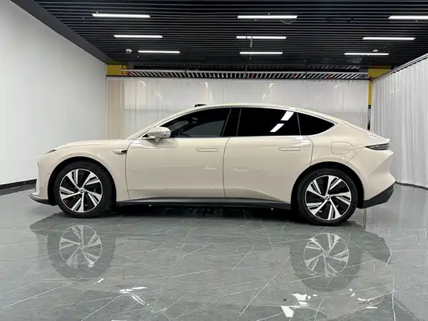 NIO ET5 2024