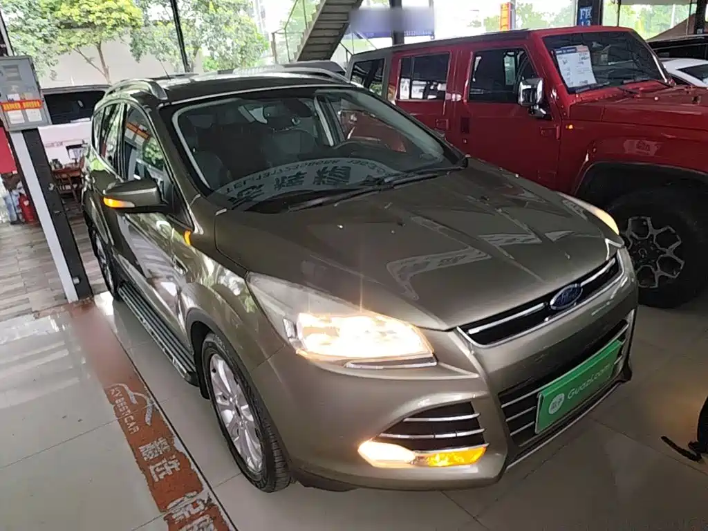 Ford Kuga 2015 — фото 4