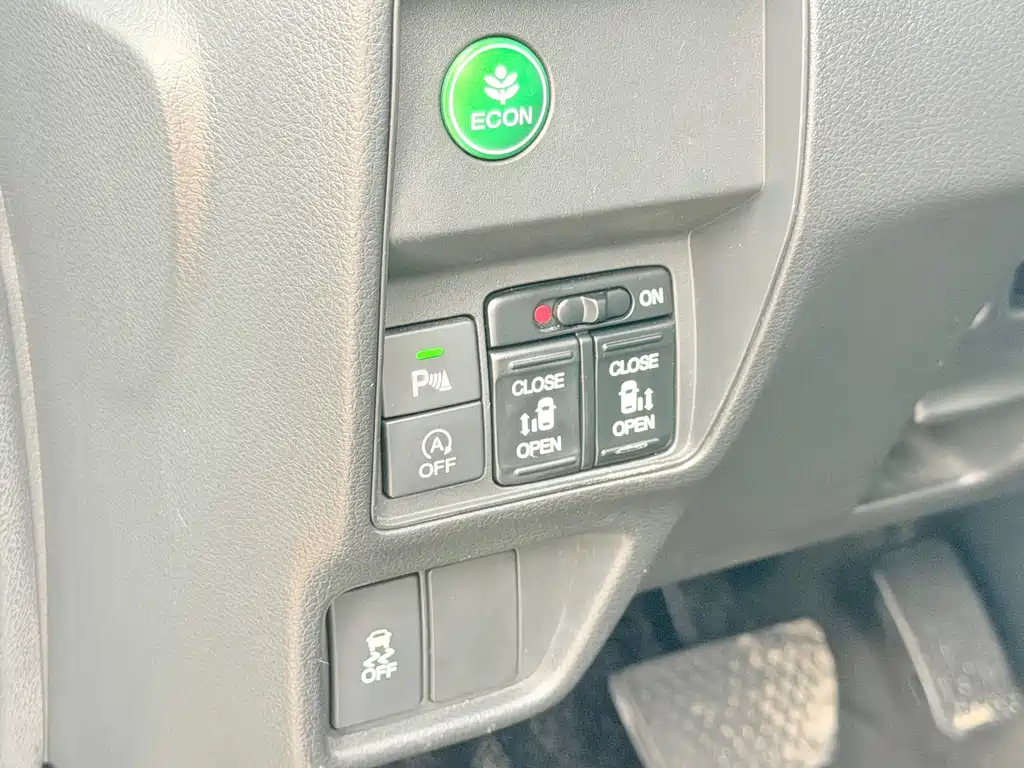 Honda Elysion 2017 — фото 24
