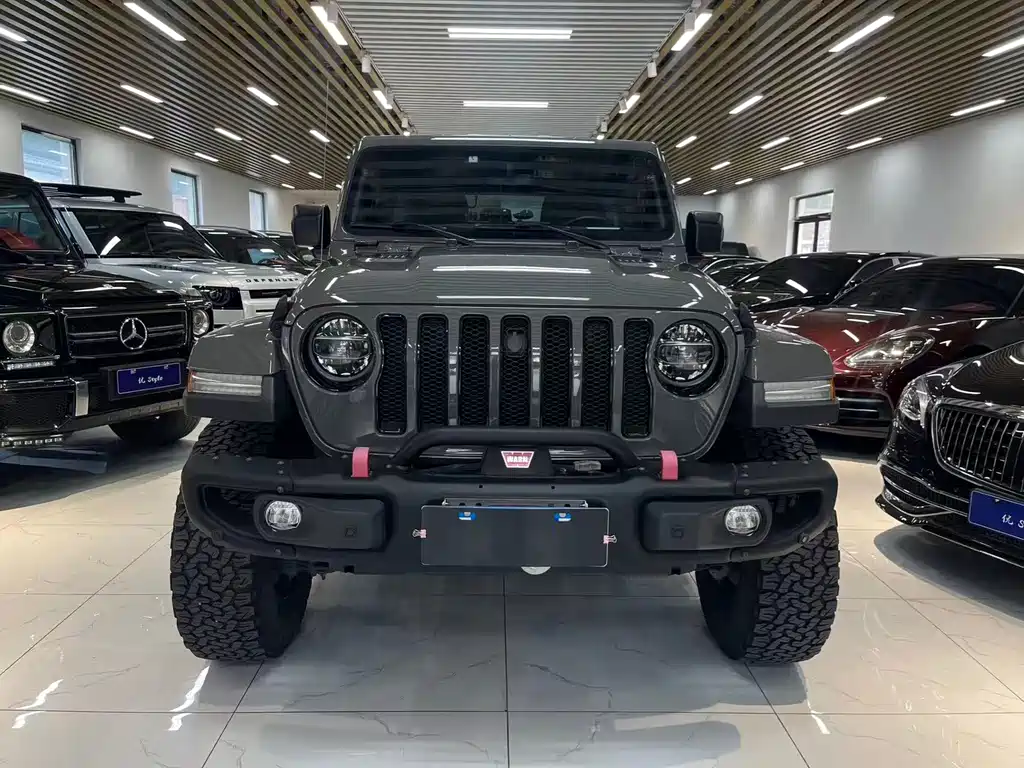 Jeep Wrangler 2021 — фото 2