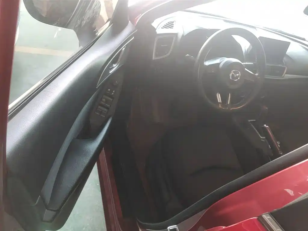Mazda 3 Axela 2017 — фото 23