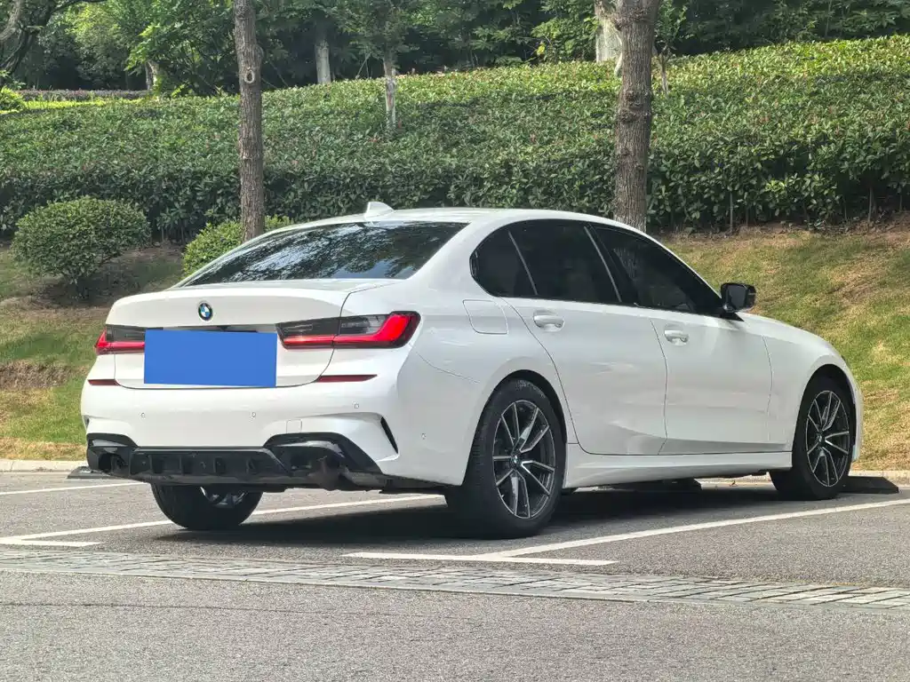 BMW 3 Series 2021 — фото 15