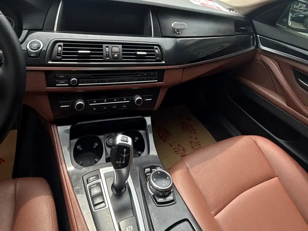 BMW 5 Series 2016 — фото 9