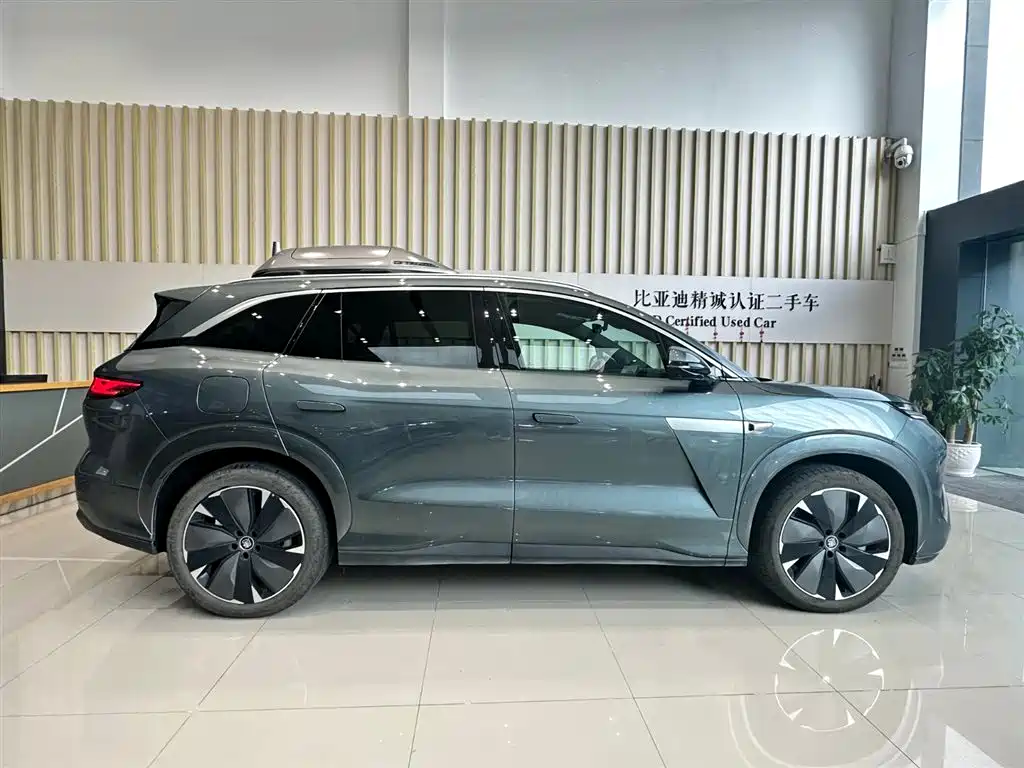 BYD Tang L 2025