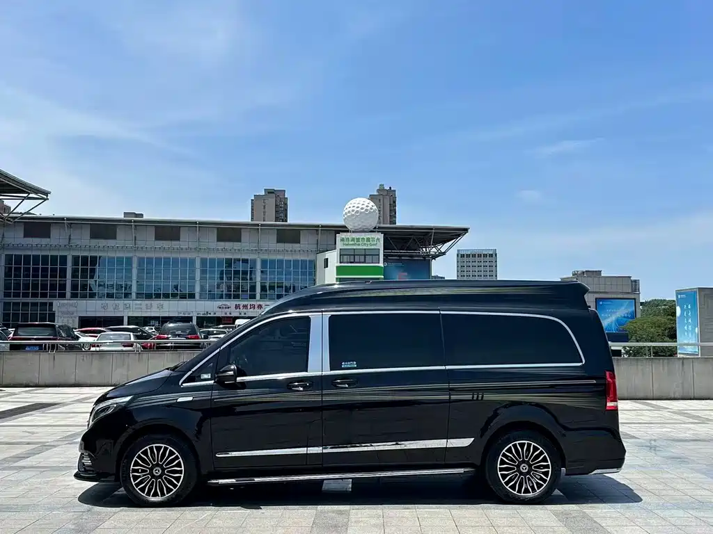 Mercedes-Benz V-Class 2022 — фото 4