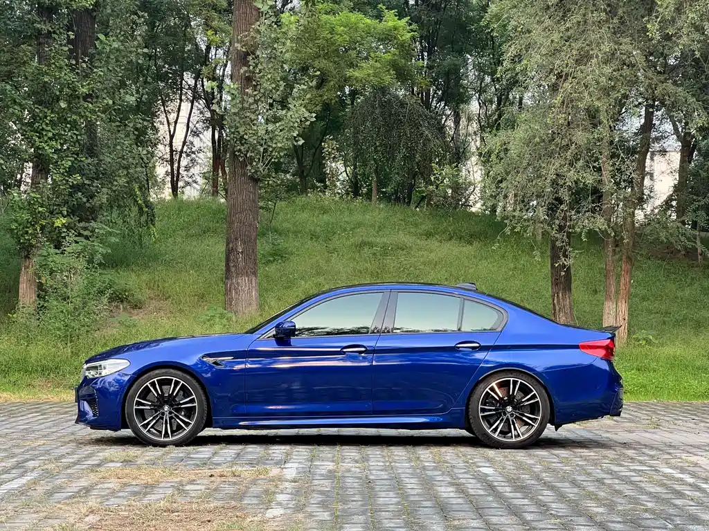 BMW M5 2018 — фото 20
