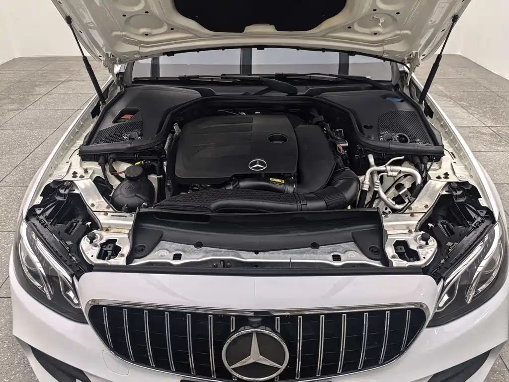 Mercedes-Benz E-Class 2020 — фото 11