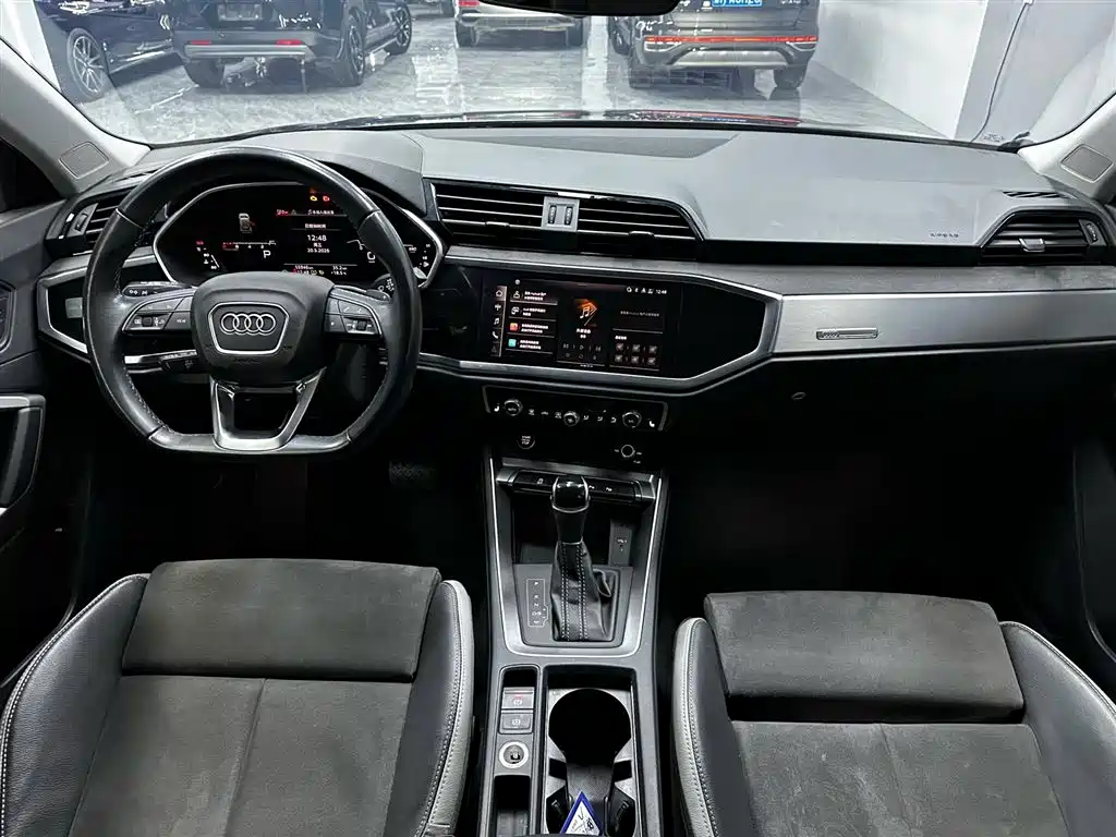 Audi Q3 2022 — фото 11