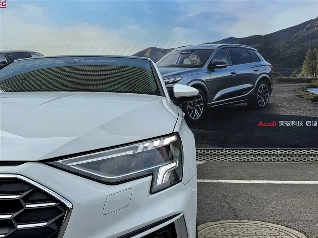 Audi A3 2023 — фото 10