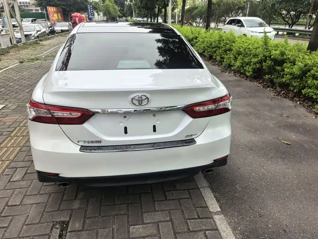 Toyota Camry 2020 — фото 4