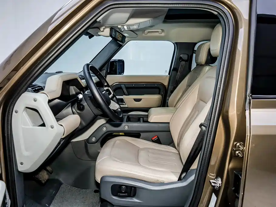Land Rover Defender 2020 — фото 17