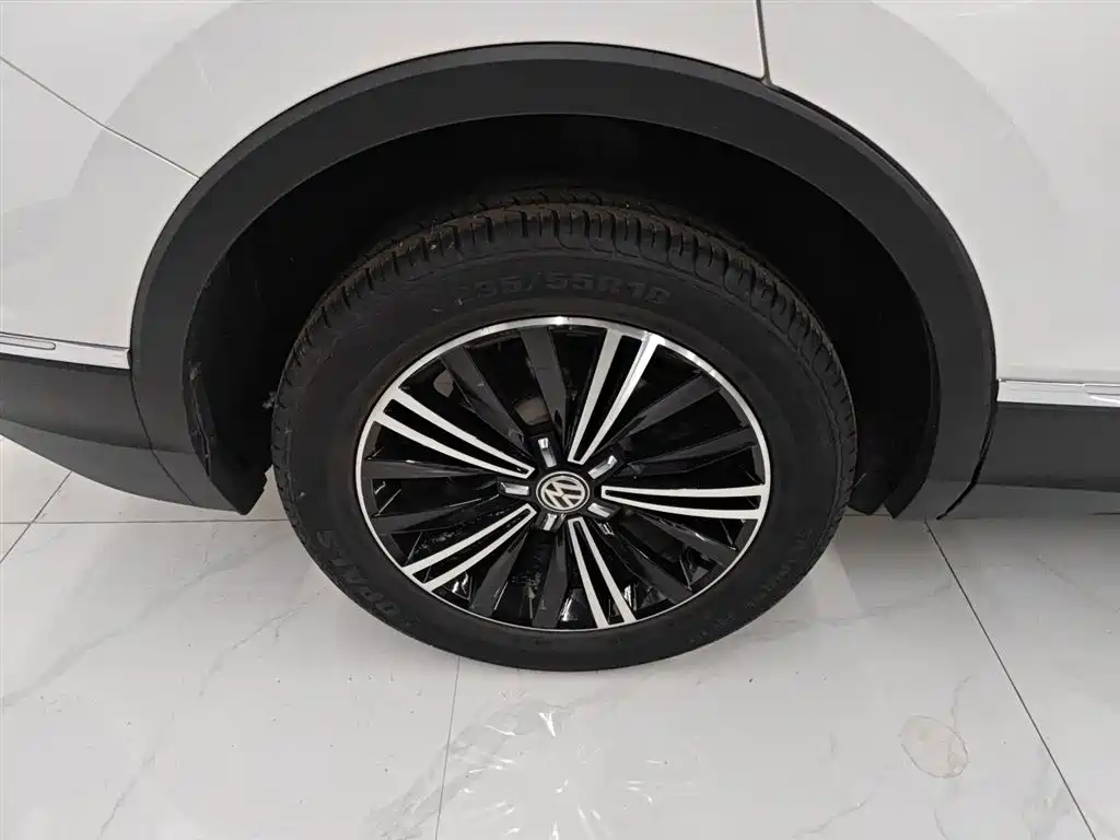 Volkswagen Tiguan L 2020 — фото 30