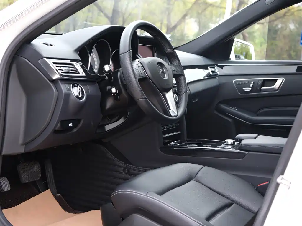 Mercedes-Benz E-Class 2014 — фото 10