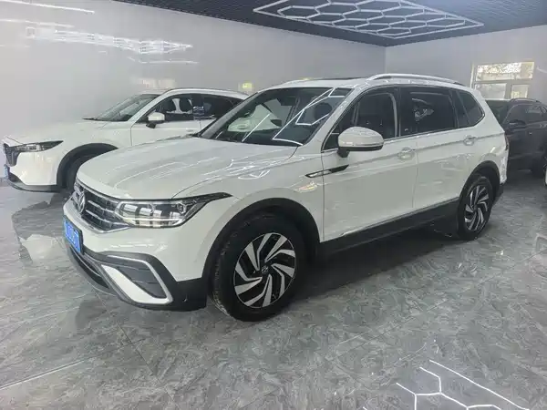 Volkswagen Tiguan L 2023