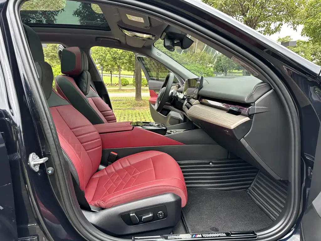 BMW 5 Series 2025