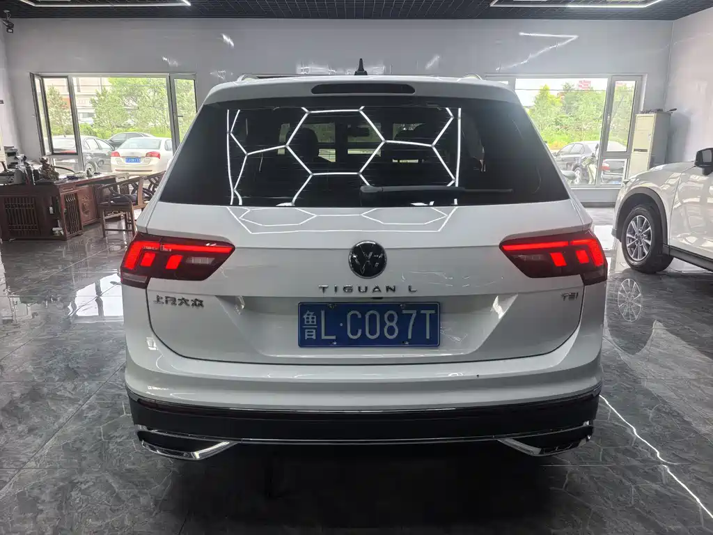 Volkswagen Tiguan L 2023