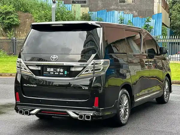 Toyota Alphard 2012