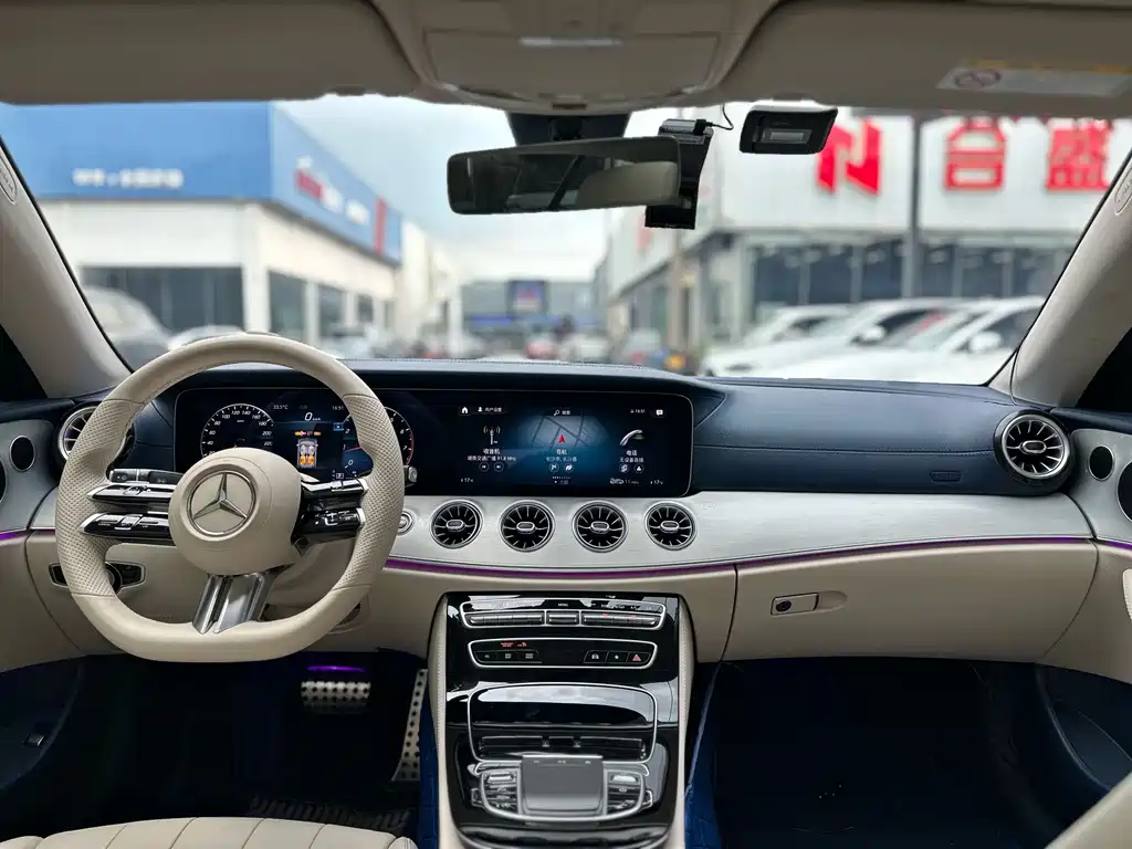 Mercedes-Benz E-Class 2022 — фото 11