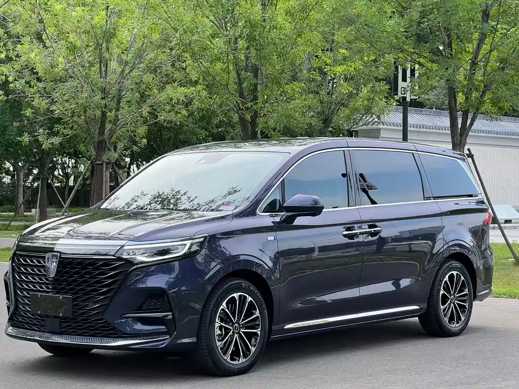 Roewe iMAX8 2022