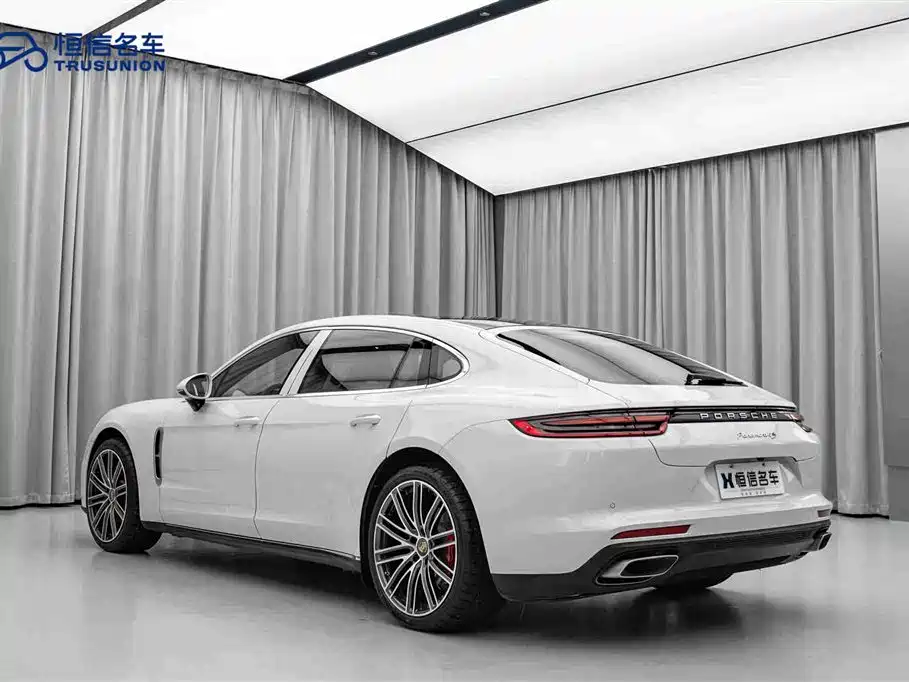 Porsche Panamera 2019 — фото 7