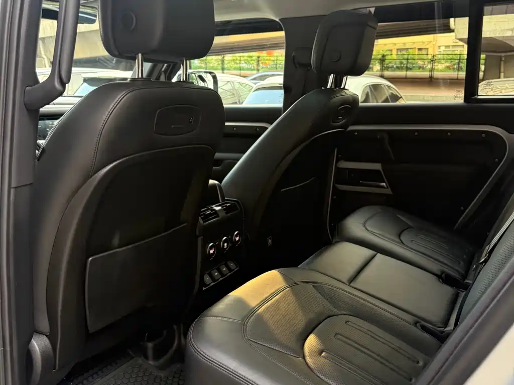 Land Rover Defender 2020 — фото 8
