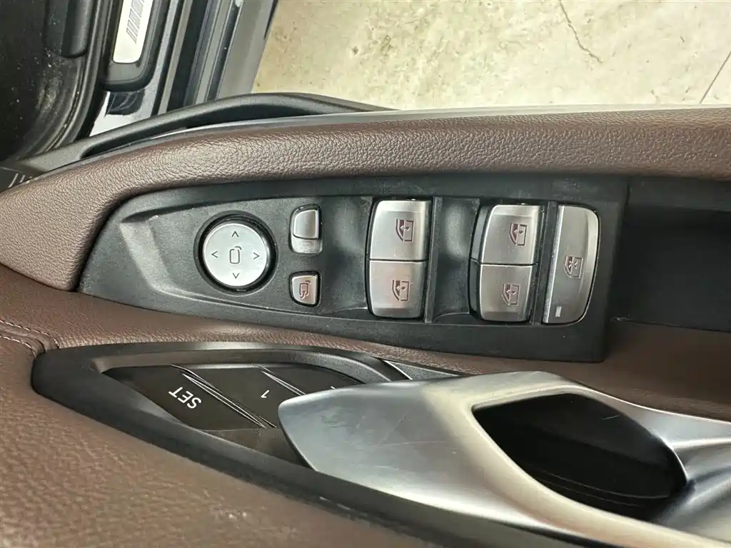 BMW 3 Series 2023 — фото 16