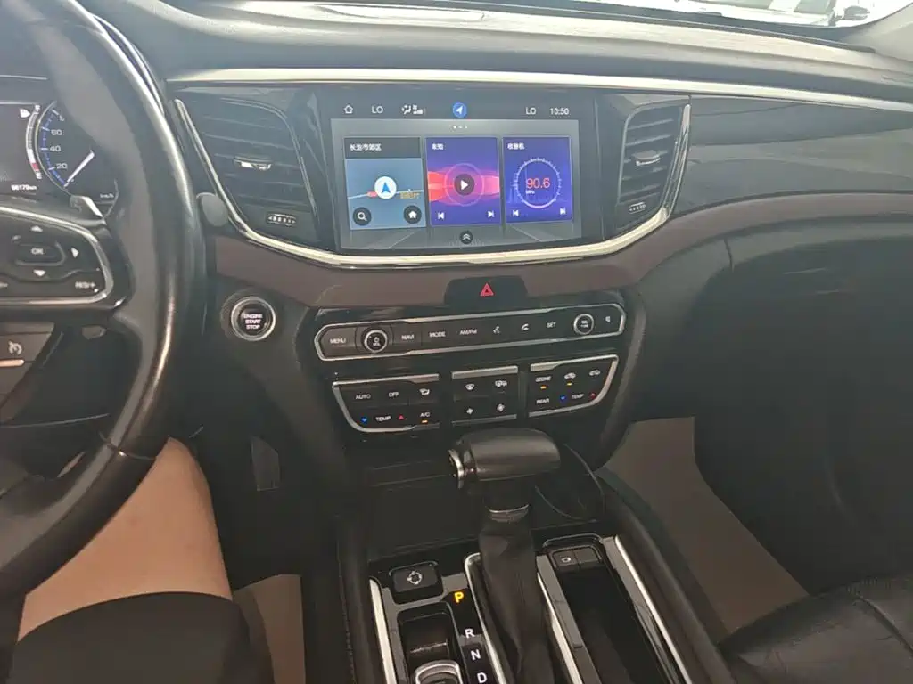 GAC Motor Trumpchi GS8 2017 — фото 13