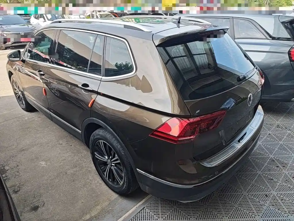 Volkswagen Tiguan L 2017 — фото 5