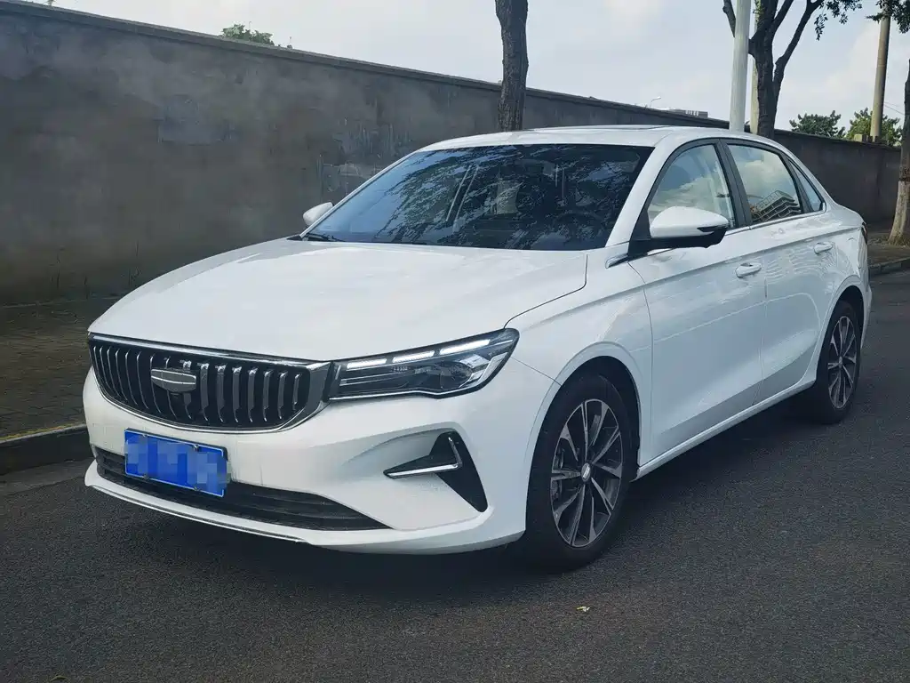 Geely Emgrand 2025