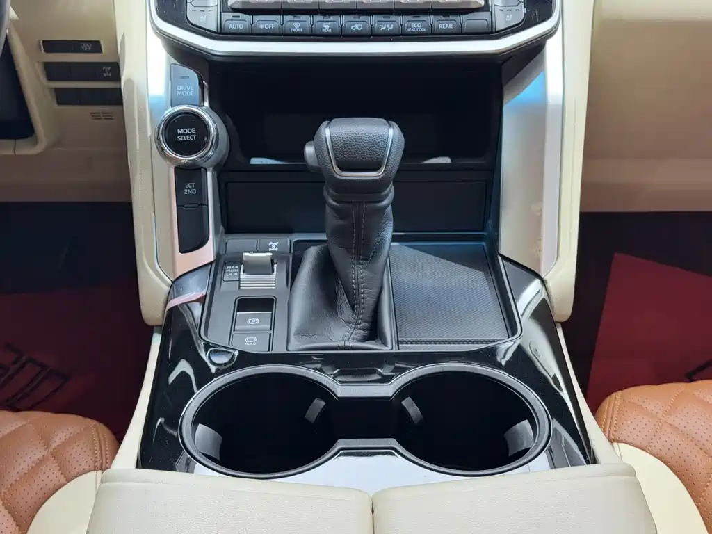 Toyota Land Cruiser 2024 — фото 19