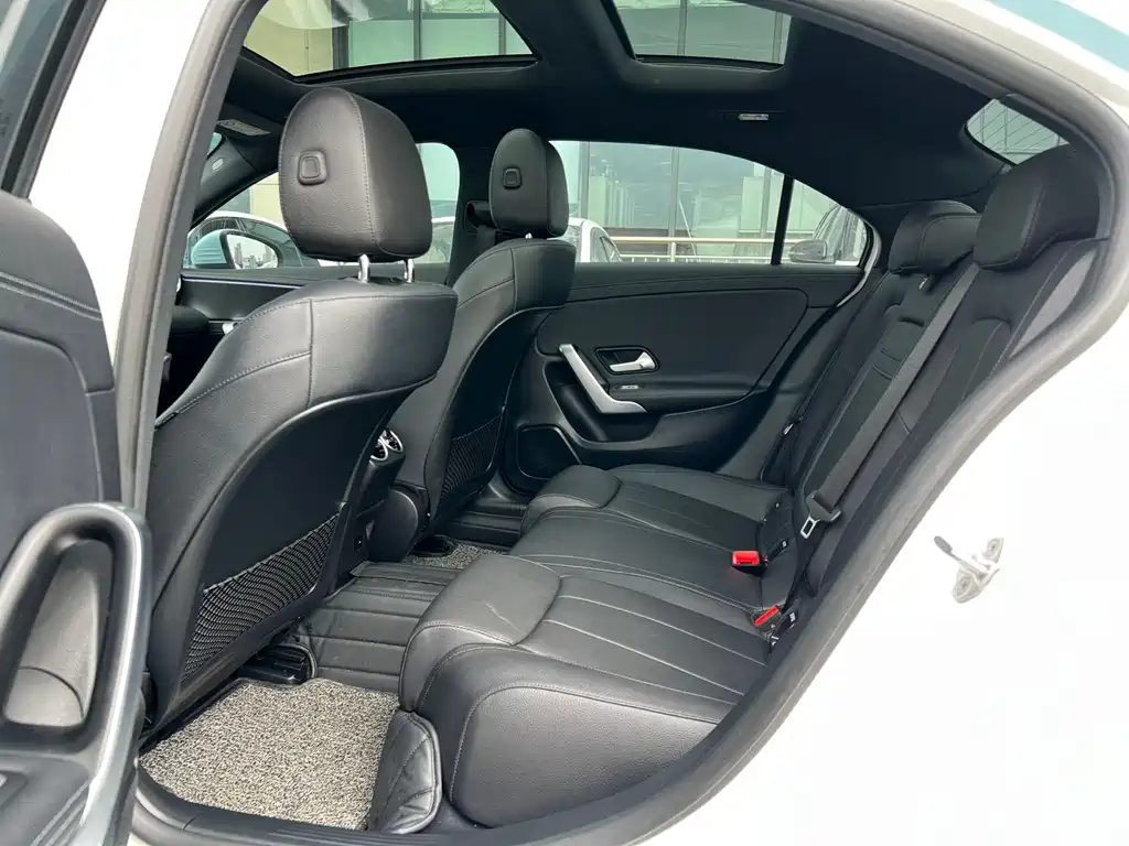 Mercedes-Benz A-Class 2022 — фото 8