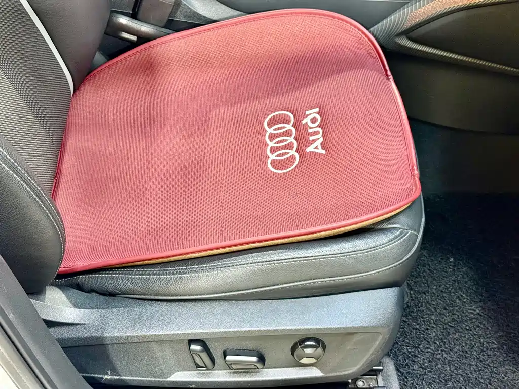 Audi Q2L E-Tron 2020 — фото 11