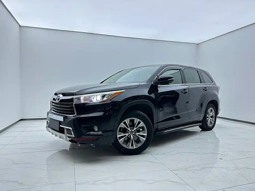 Toyota Highlander 2017 — фото 1