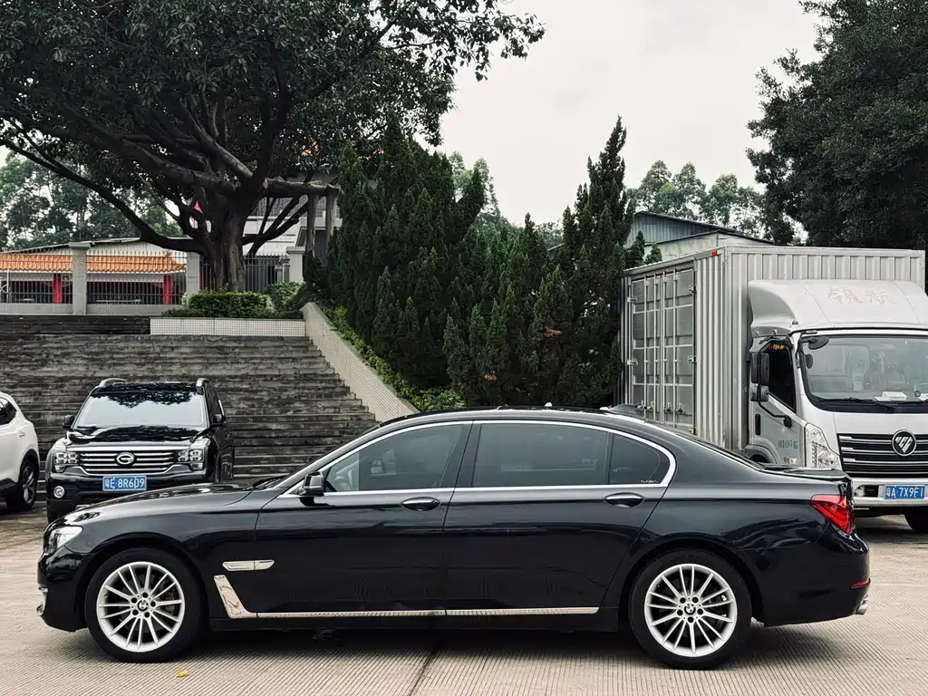 BMW 7 Series 2015 — фото 7