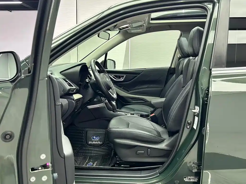 Subaru Forester 2022 — фото 9