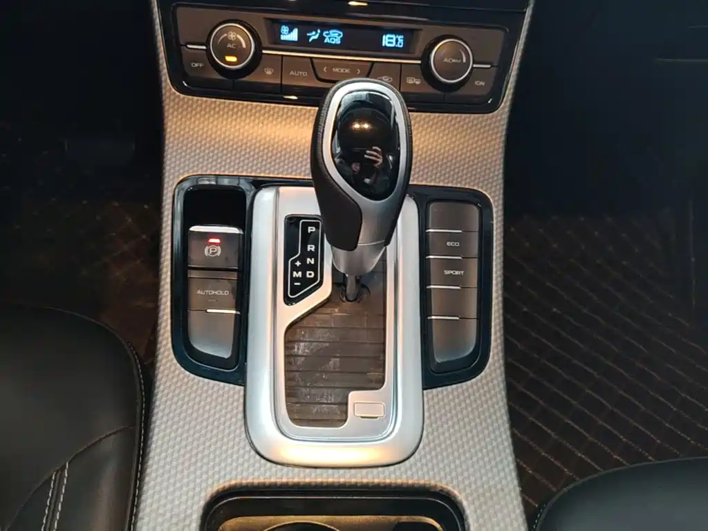 Geely Emgrand GS 2017 — фото 14