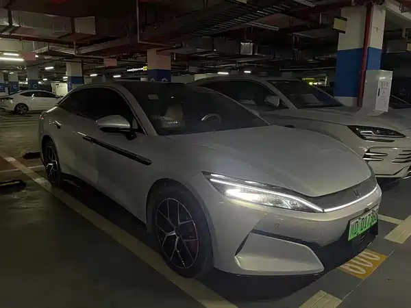 BYD Han L 2025
