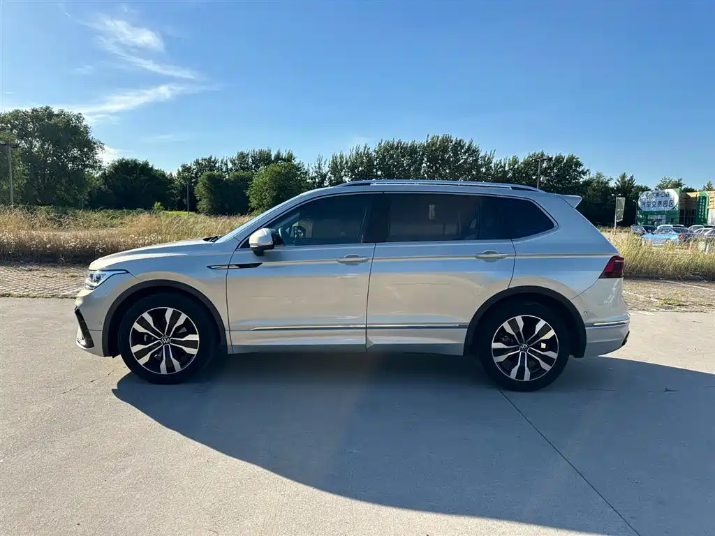 Volkswagen Tiguan L 2022 — фото 7