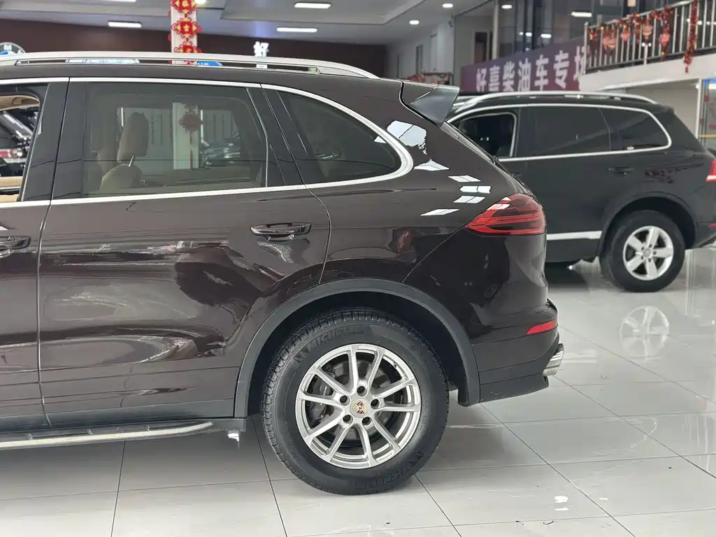 Porsche Cayenne 2015 — фото 8
