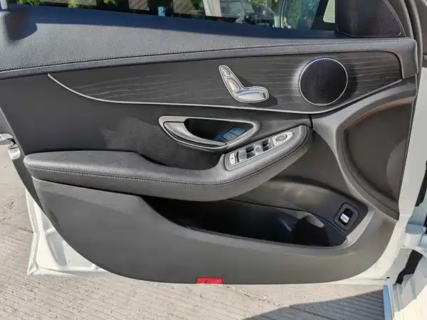 Mercedes-Benz C-Class 2020