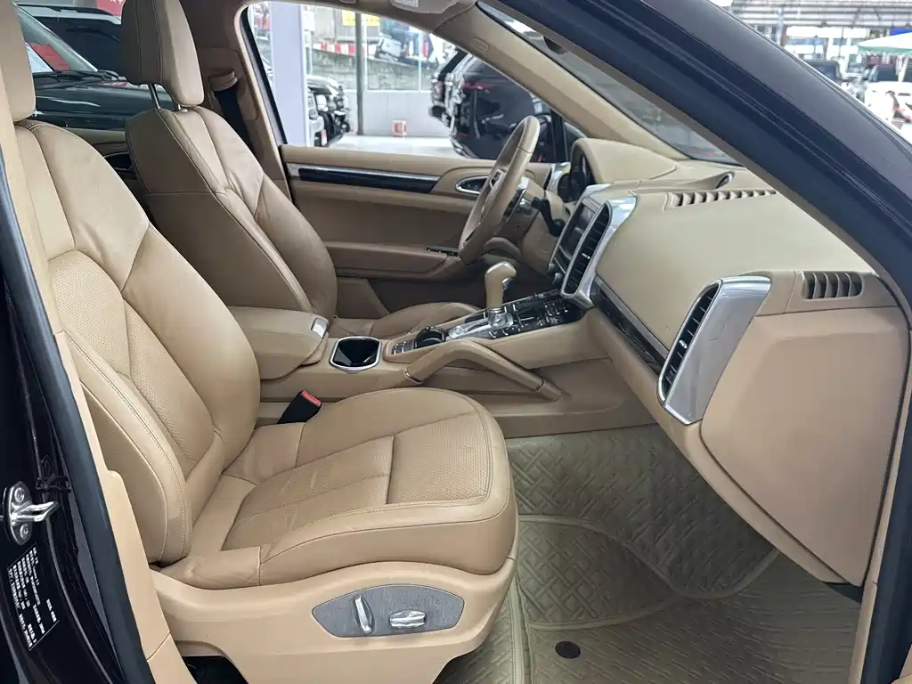 Porsche Cayenne 2015 — фото 23