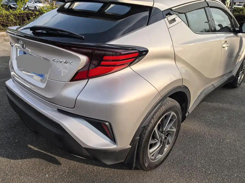 Toyota C-HR 2022 — фото 7