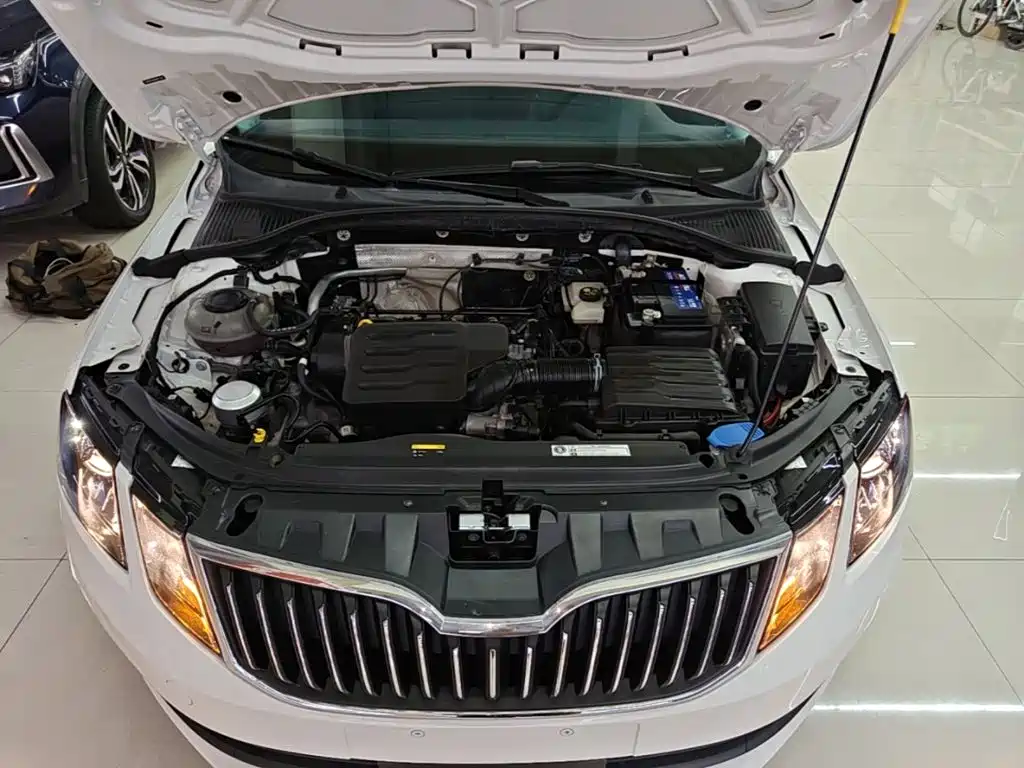 Skoda Octavia 2021 — фото 20