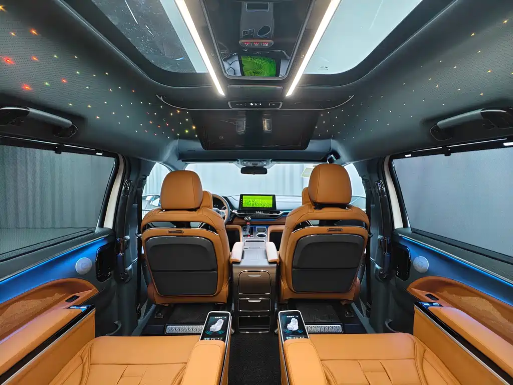 Toyota Granvia — фото 26