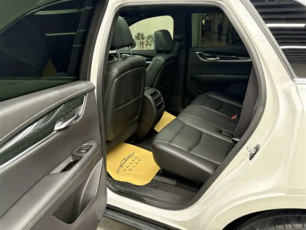 Cadillac XT5 2020 — фото 14